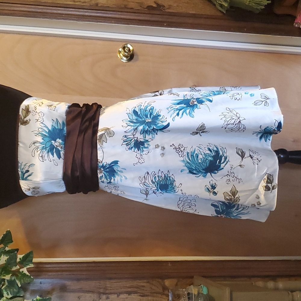 MAURICE satin dress in white/brown/teal size 7/8.  Zipper in the back, NWT